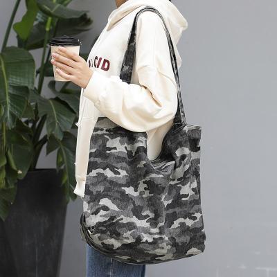 China Camouflage Fashion Travel Shopping Bag Navy Canvas Messenger Bag Women Casual Large Capacity Camouflage Shoulder Tote Bag for sale