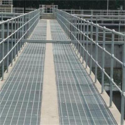 China Industrial Walkway Channel Heavy Duty Steel Grate Anti-Slip Offshore Steel Panel Deck Gangway Steel Grating Black Steel Grating for sale