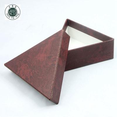 China Handmade chocolate triangle shape valentine craft chocolate box gift box wrapping paper for school for sale