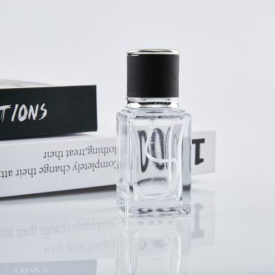 China Free Sample 80ml Cosmetic Luxury Women Square Clear Glass Perfume Bottle With Perfume Spray Lid for sale