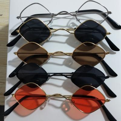 China New cheap sunglasses men's case awesome sunglasses shape sunglasses male and female sunglasses bulk custom in stock for sale