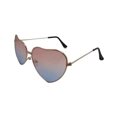 China Hot Selling Trendy Sun Glasses Women's Heart-Shaped Discount Glasses Metal Fashion Sunglasses Cheap Sun Glasses for sale