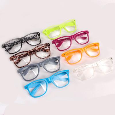 China Retro Optical Frame Classic Colorful Cheap Metal Optical Frame Fashion Vogue Man Women Glass Personality Eyewear Back In Stock for sale