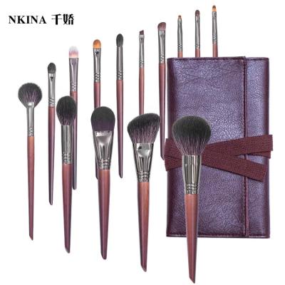 China Angular Blush 14 Pcs Professional Wood Paint Handle Makeup Brush Set In Stock for sale