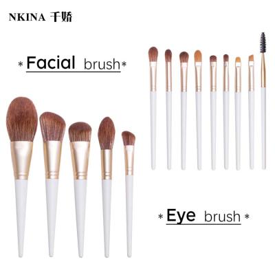 China Angular Blush Multifunctional Professional Wooden Handle Material Makeup Brush Stocks for sale