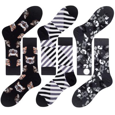 China Big Size QUICK DRY Fashion Patterned Fun Striped Cotton Crew Socks For Man Men's Black White Color Socks for sale