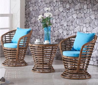 China Outdoor Garden PE Rattan Table And Chair The Ultimate Choice For Patio Seating for sale