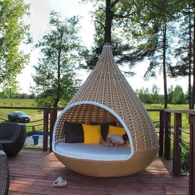 China High Quality Eco Friendly Beach Garden PE Rattan Lying Bed 2-3 Person Lounge Leisure Chair for sale