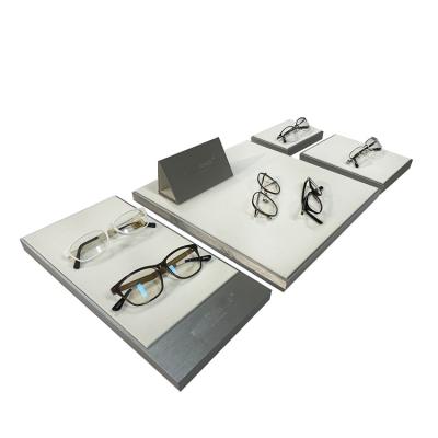 China Durable Customizable Mental Glass Display Case Sunglass Display Set Glasses Showcase for sale