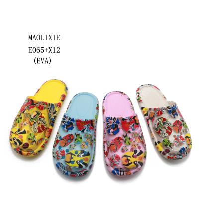 China Wholesale High Quality Luxury Elegant Flat Ladies Slipper Clogs Shoes Women Garden Slide Slippers for sale