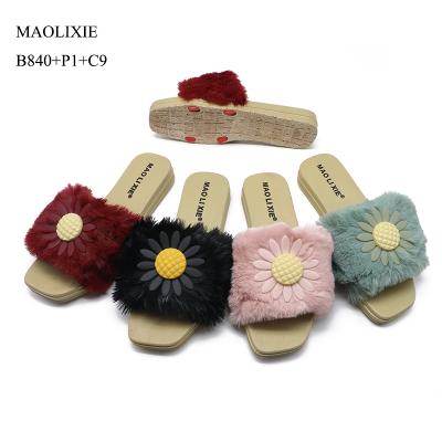 China High Quality Anti-slippery Pink Fur Slippers Women New Arrival Fluffy Slides Sandals With China Factory for sale