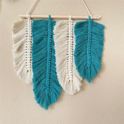 China Garden Boho Wall Art Decor Small Wall Hanging Customize Macrame Feather Wall Hanging W10408 for sale