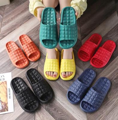 China Custom Made Summer Running Women's Leisure Men's Casual Sandals Comfortable Indoor Anti-Smell Couples Indoor Non-slip Bathroom Flat PVC for sale