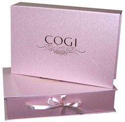 China Modern, wholesale and popular cosmetic gift box for delivery for sale