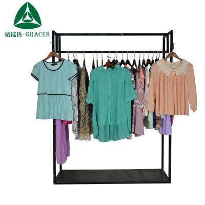 China Anti-wrinkle import used clothes for sale ladies blouse second hand silk clothes in Europe for sale