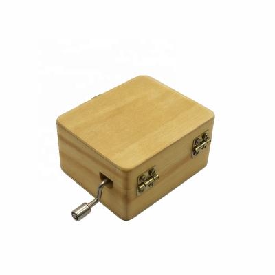 China 2021 Handmade Customized Wooden Crank Music Box Mechanism for sale