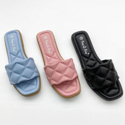 China Fashion Trend Professionally Made Ladies Designer Slippers Soft Sandals For Women And Ladies Beach Flat Flip Flops for sale