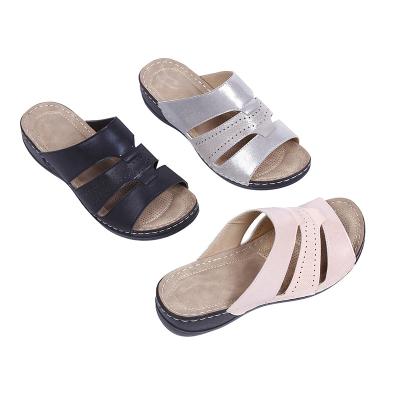 China Open Toe Beach Slippers Casual Shoes Platform Wedge Summer Women Slippers Solid Color Ladies Waterproof Sandals for sale