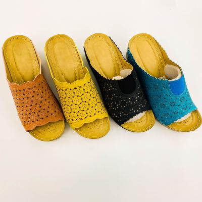 China New Summer Trend Fashion Latest Design Ladies Indoor Outdoor Sandals Soft Slope Heel Non-Slip Slippers for sale