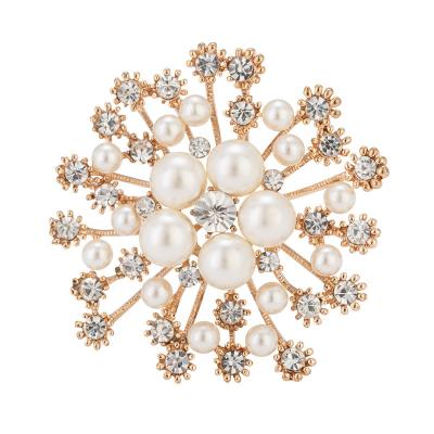 China European Crystal Rhinestone Corsage Pearl Flower Simple Butterfly Animal Clothes Brooch Women's Accessories for sale