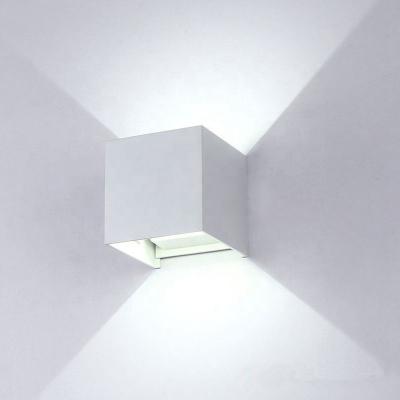 China Profesional Modern Indoor Hotel Home Adjustable 2 Head Stairs 6w 10w Led Wall Light for sale