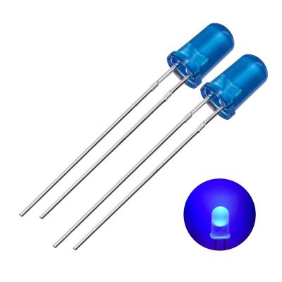 China AlGaInP Led Chip Diodes 5mm Series Form 588-590 Nanometer Water Clear Yellow Lens 14000mcd Led for sale