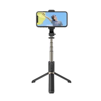 China Extendable Best Selling New Style Handheld With Q03 Stabilizer Tripod Selfie Stick With Wireless Remote Control Stainless Steel Material for sale