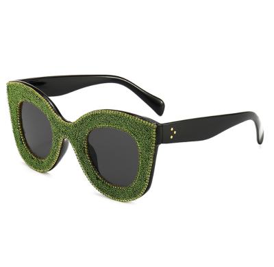 China New Fashion Sunglasses 2021 Fashion Hot Sale Diamond Cat Eye Sunglasses Studded Women's Sunglasses for sale