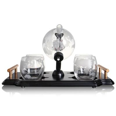 China CLASSIC Handmade Business Gift Glass Wine Whiskey Decanter With Funnel Whiskey Decanter Globe With 4 Cups for sale