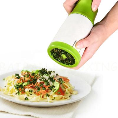 China 2023 Viable Hot Sale Kitchen Cooking Tools Vegetable Sliver Fruit Onion Cutter Spice Crusher Plastic Coriander Chopper for sale