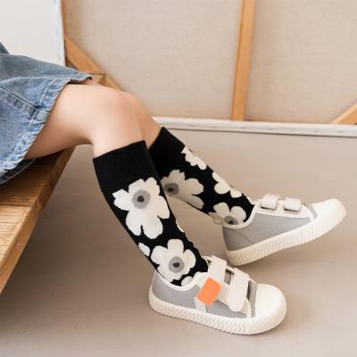 China YK2438A Comfortable Girls Soft and Cute Children's Cotton Stockings Casual Floral Combed Stockings Kids Sock for sale