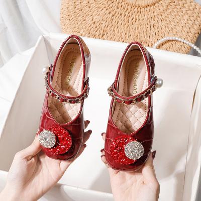 China Fashion Comfortable Crystal Bowknot Shoes Rhinestone Flower YK2578A Chunky Casual Flats for sale