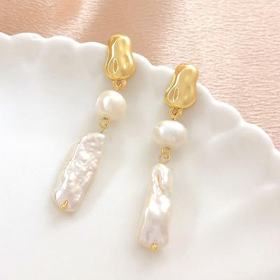 China FASHIONABLE fashion 925 silver natural baroque pearl earrings adjust dangling baroque pearl earrings for sale