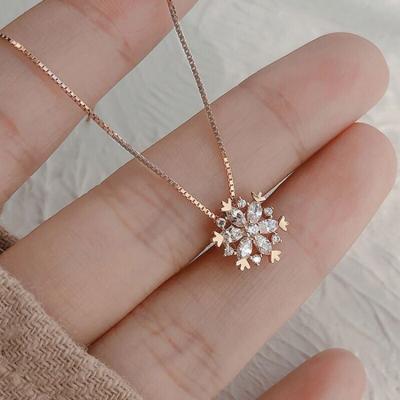 China Hot Sale Environmentally Friendly Instant Cubic Dangle Chain Necklace Snowflake Zircon Clavicle Simple Necklace For Women for sale