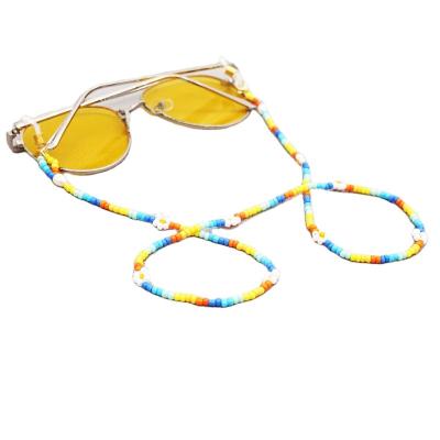 China Portable Accessories Glass Laser Maskchain Lanyard Fashionable Cheap Women's Non-slip Chain Colorful Daisy Beads Necklace for sale