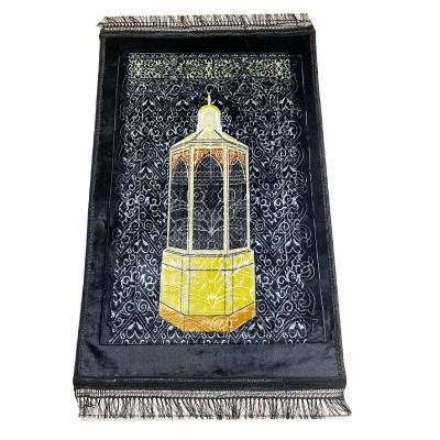 China Good Quality Muslim Black Color Non Slip Wholesale Factory Price Printed Embossed Raschel Prayer Mat With Fringes 80x120cm for sale