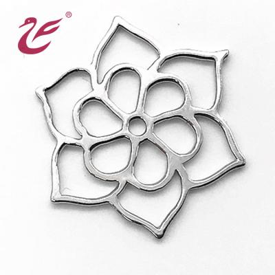 China FASHIONABLE New Design Wholesale Custom 925 Sterling Silver Flower Charms Used For Pendant Necklace Jewelry Making for sale