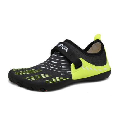 China Breathable Men's Unique Aqua Water Shoes Rubber Casual Barefoot Slip On Beach Shoes For Fitness Walking Diving for sale