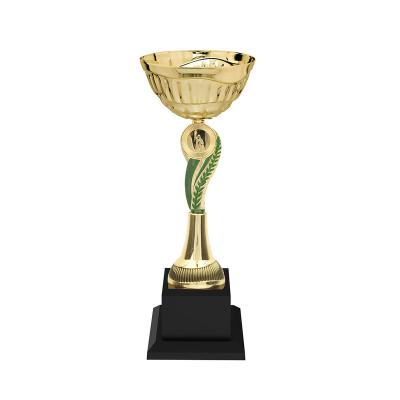 China 2021 Sports and games gold metal cup trophy custom porcelain beautiful sports trophy antique cup trophy for sale