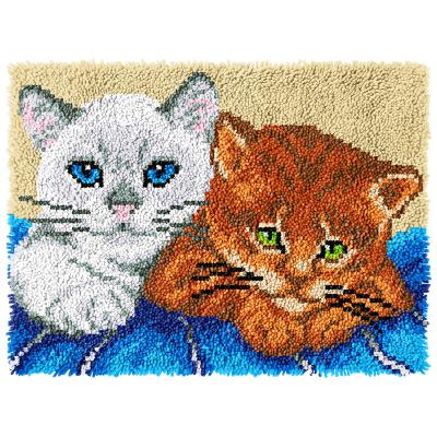 China 2022 NEW Europe Latch Hook Kits Two Kittens 3.75ct Cotton Preprinted Acrylic Flooring Mat Latch Hook Rug Canvas /Blank 100% Yarn Kit for sale