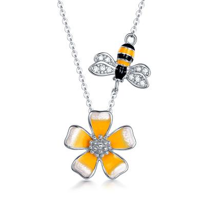 China Girl's Necklace 925 Sterling Silver Lacquer Necklace Bee Romantic Sweet Flower Pendant for sale