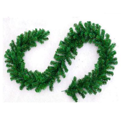 China Wholesale Christmas Atmosphere Supplier Decoration Artificial Flower Maple Leaves Christmas Wreath for sale