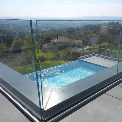 China Decorative Glass Clear Tempered Laminated Glass Fence For Security for sale