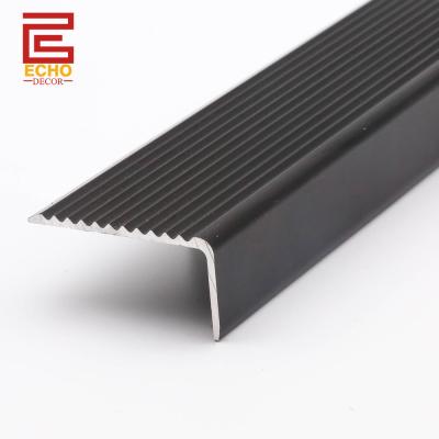 China Decorative Black Metal Stair Nosing Trim Non Slip Vinyl Stair Nose Molding for sale