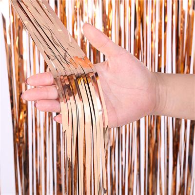 China New Arrival Party Supply PET Fringe Backdrop Shiny Decoration Silver 3 Wire Aluminum Foil Door Curtain for sale