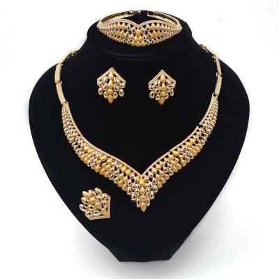 China CLASSIC Dubai Women Fashion Necklace Set 18k Gold African Jewelry Sets for sale