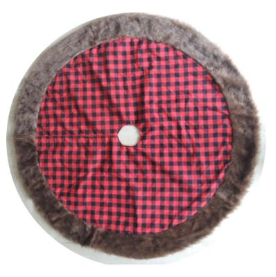 China 2021 New Arrival Luxury Plaid Tree Skirt With Brown Fur Cuff for sale