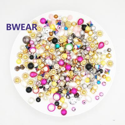 China New Sample Garment Fashion Factory Direct Crystal Fancy Wholesale Bulk Plastic Garment Rhinestone Encrusted Beads for sale