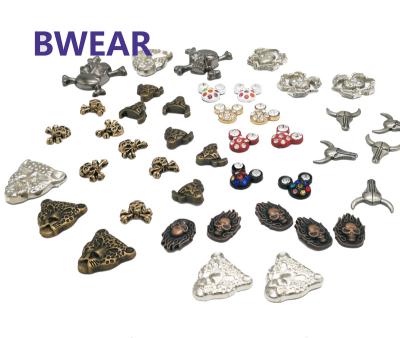 China New Avatars Hotfix Animal Skull Luxury Clothing Hotfix Decorative Metal Studs For Leather for sale