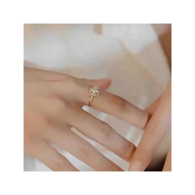 China Cute 18k Light Luxury Classic Gold Flower Vine Fashion Natural Moissanite Sapphire Set Women Ring for sale